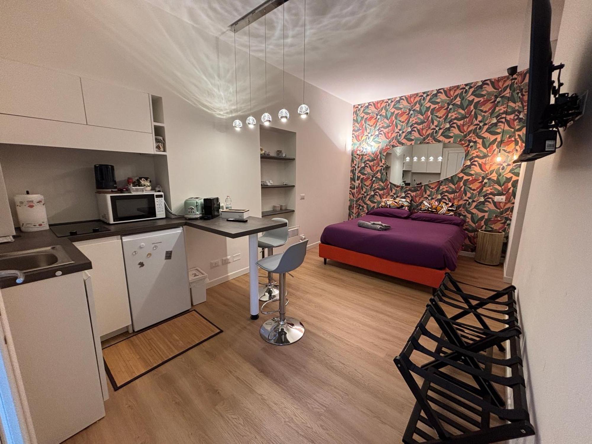 La Vecchia Milano-Les Nubles Vannucci - Il Ballatoio E Il Cortile Buitenkant foto