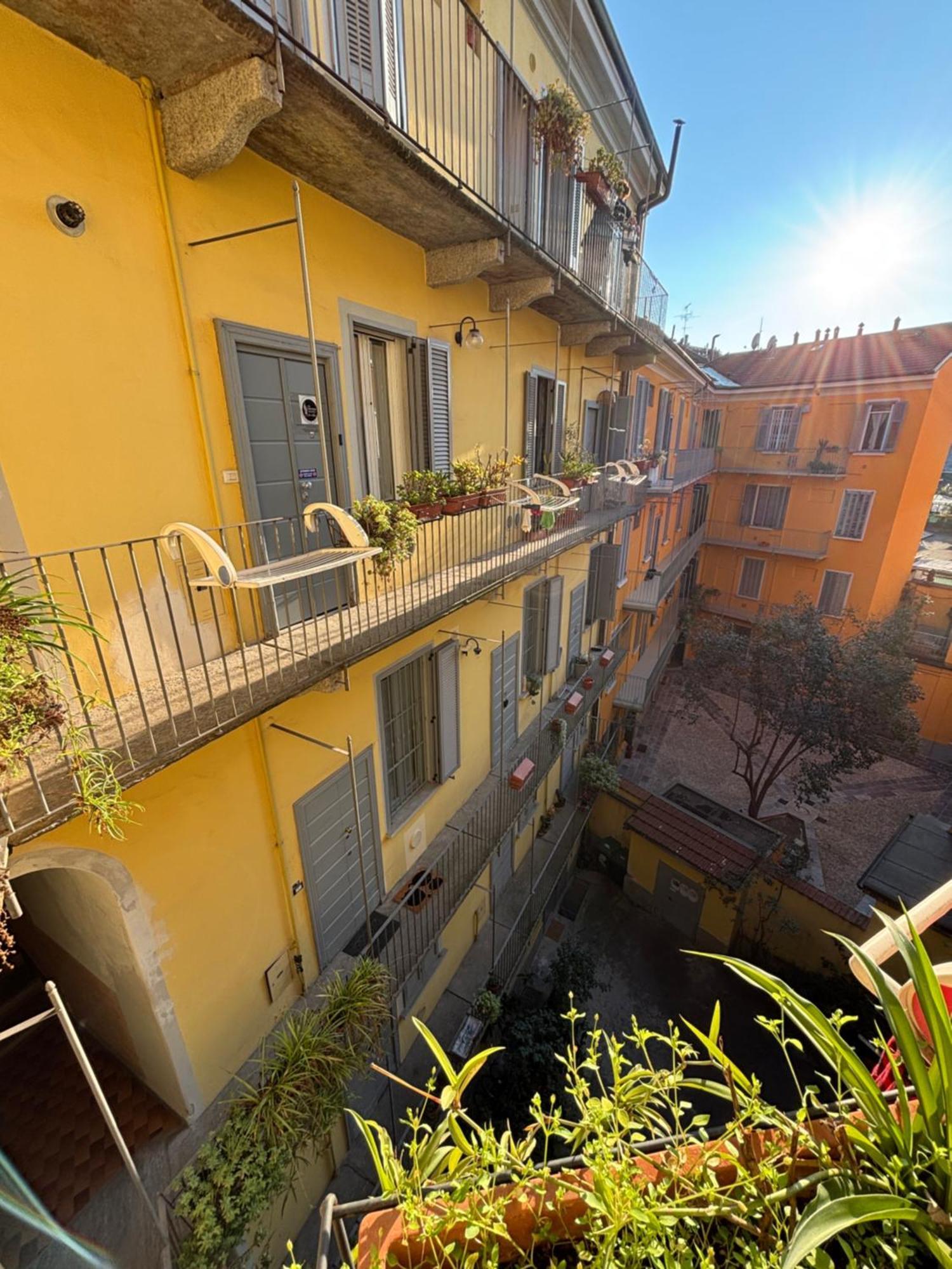 La Vecchia Milano-Les Nubles Vannucci - Il Ballatoio E Il Cortile Buitenkant foto