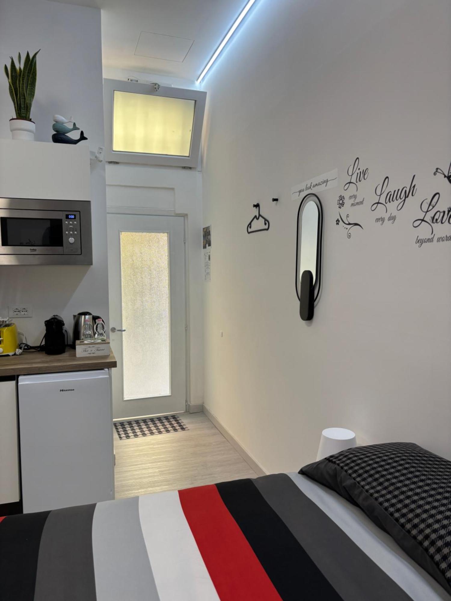 La Vecchia Milano-Les Nubles Vannucci - Il Ballatoio E Il Cortile Buitenkant foto