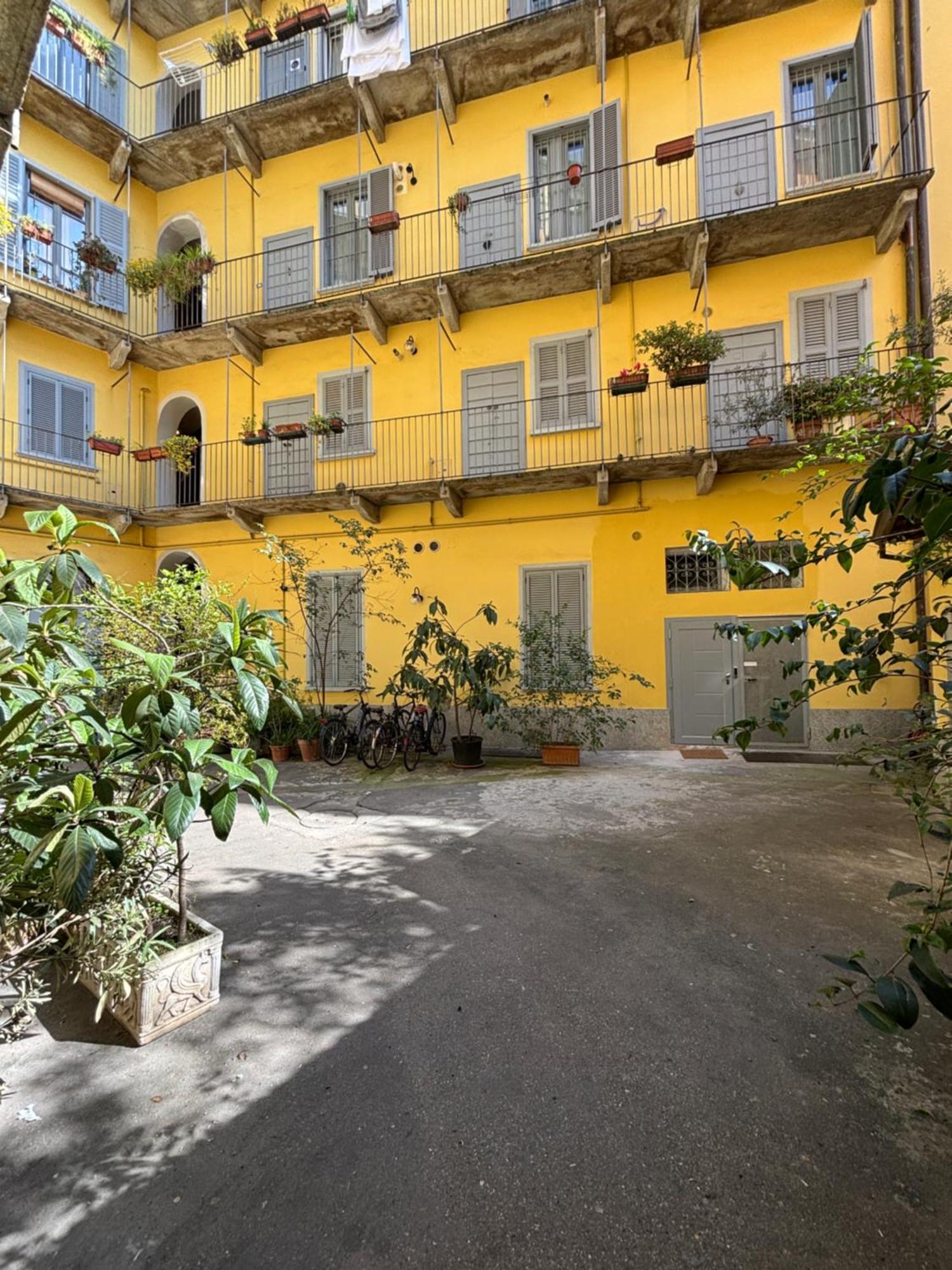 La Vecchia Milano-Les Nubles Vannucci - Il Ballatoio E Il Cortile Buitenkant foto